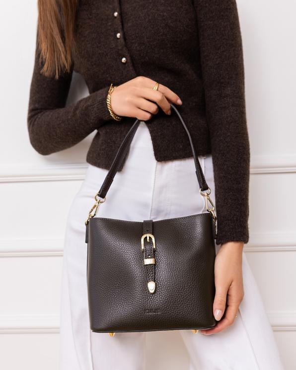 Ciemnobrązowa mała torebka damska ze skóry licowej z klamrą 154-3756-CZEKOLADA