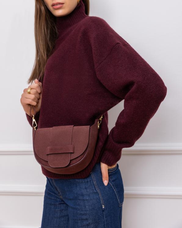 Bordowa mała torebka ze skóry zamszowej z klapką 154-2175-BORDO