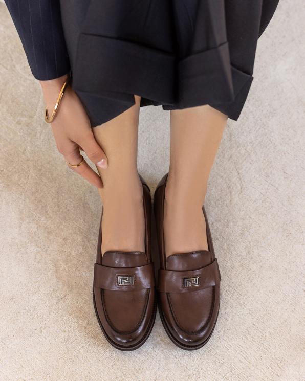 Czekoladowe mokasyny damskie z naturalnej skóry licowej 139-56491-CZEKOD