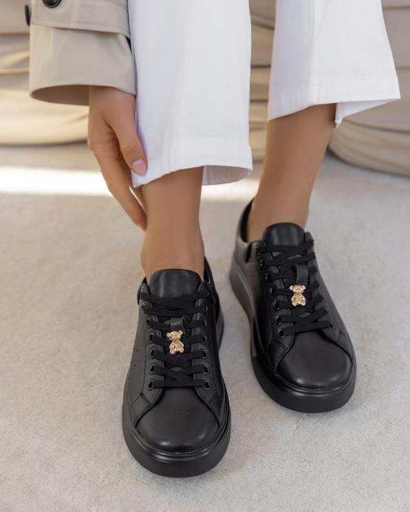 Czarne trampki damskie ze skóry licowej na platformie 139-97391-N-CZAR