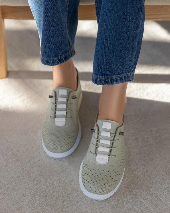 Pistacjowe półbuty damskie ażurowe ze skóry licowej 165-27152-ZIELON