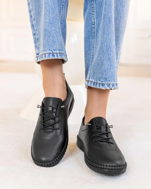 Czarne półbuty damskie skórzane z przeszywaną podeszwą 165-52042-CZARNY