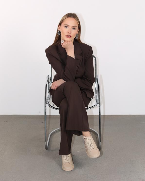 Beżowe półbuty damskie ze skóry licowej z zamkiem 139-20491-BEŻ