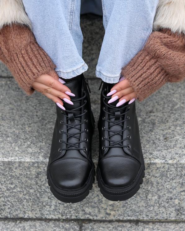 Czarne botki damskie sznurowane ze skóry naturalnej  139-07391-CZARNY