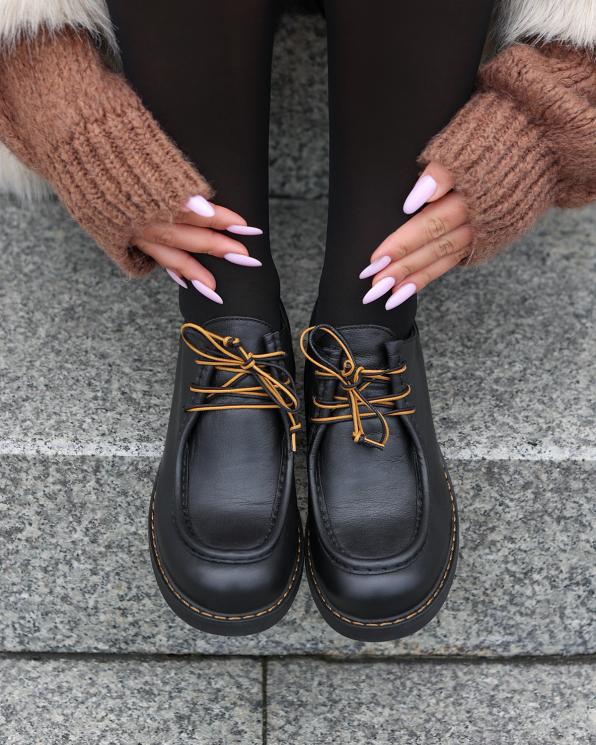 Czarne półbuty damskie sznurowane ze skóry naturalnej 135-433762-CZAR