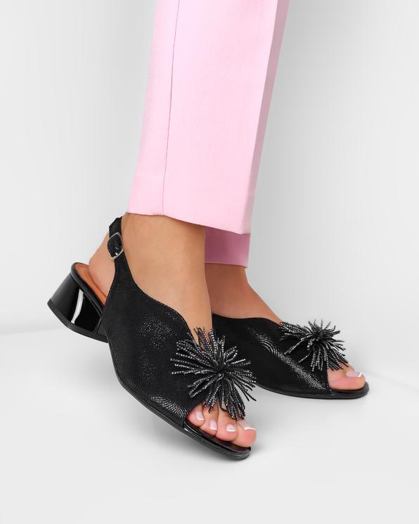 Czarne sandały damskie nubukowe z frędzlami  058-8117-S-24